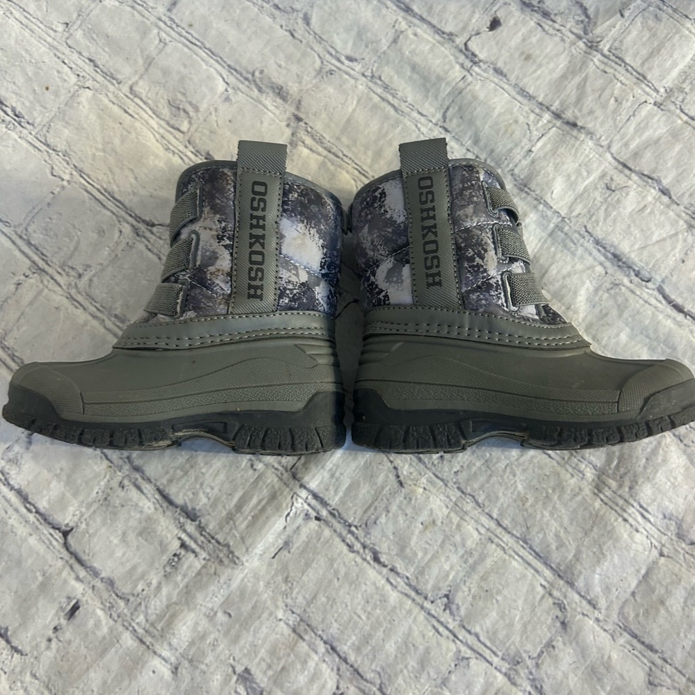 OSHKOSH B’GOSH TODDLER BOYS IVAN GREY CAMO SNOW BOOTS HOOK N LOOP SIZE 5M - Picture 4 of 9